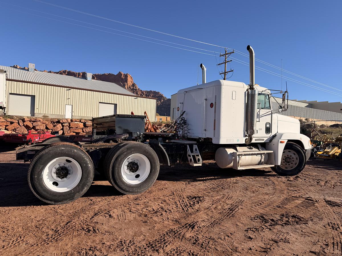 Used 1995 Freightliner FLD120 Truck