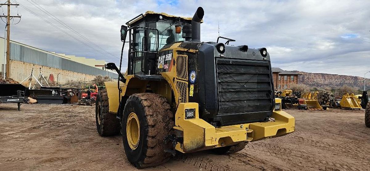 Used 2017 CAT 950M Loader