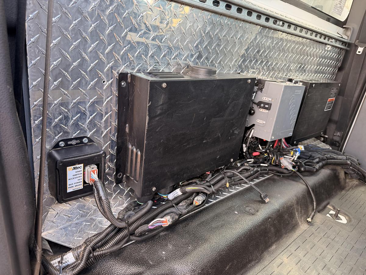 Used 2016 Ford F-550 Bucket Truck