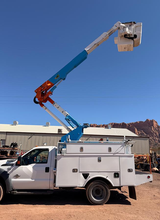 Used 2015 Ford F-550 Bucket Truck