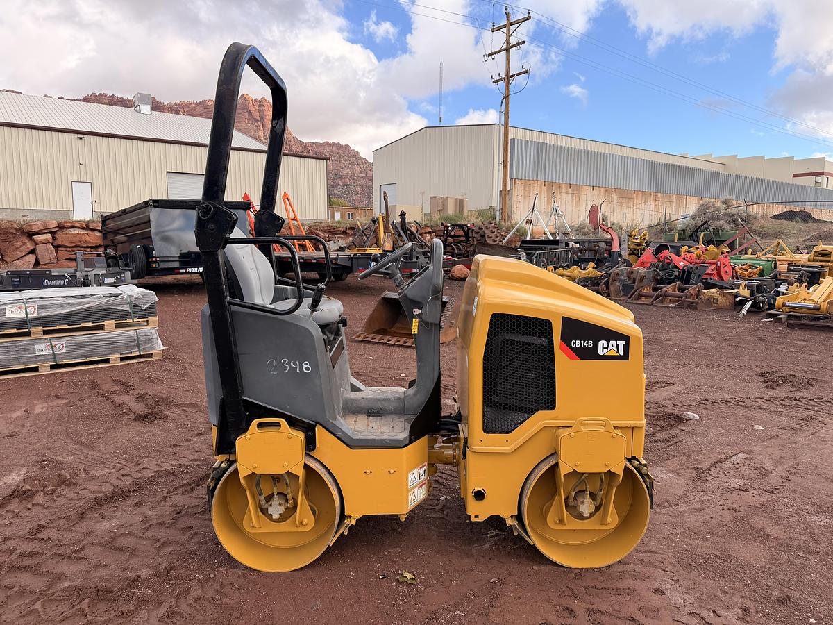 Used 2013 CAT Smooth Drum Roller