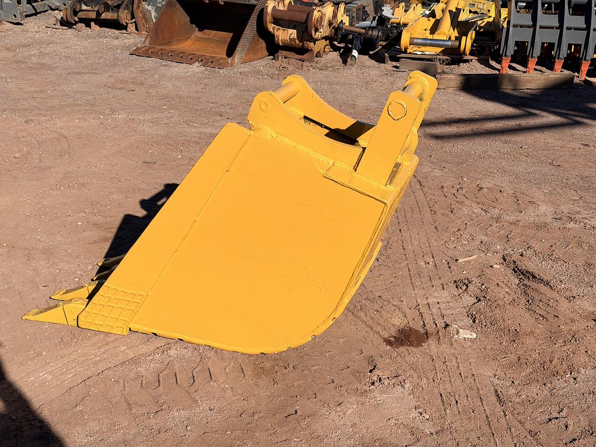 Used 24" Excavator Bucket