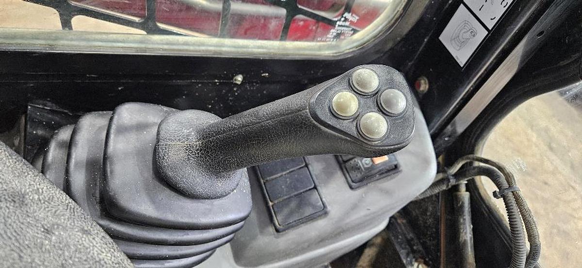 Used 2019 Takeuchi TS80V2 Skid Steer