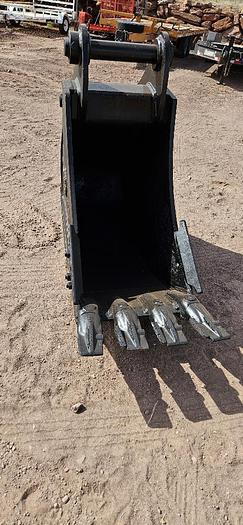 Used 24" Excavator Bucket