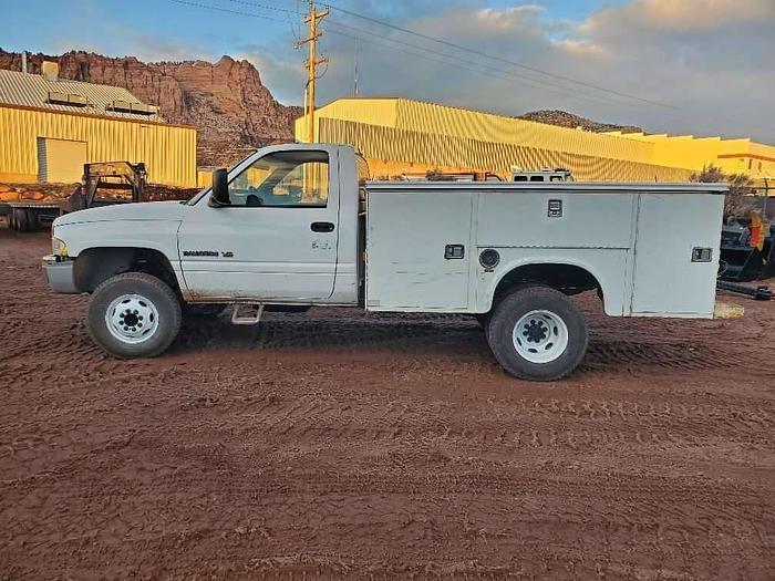 Used 2001 Dodge Utility Truck