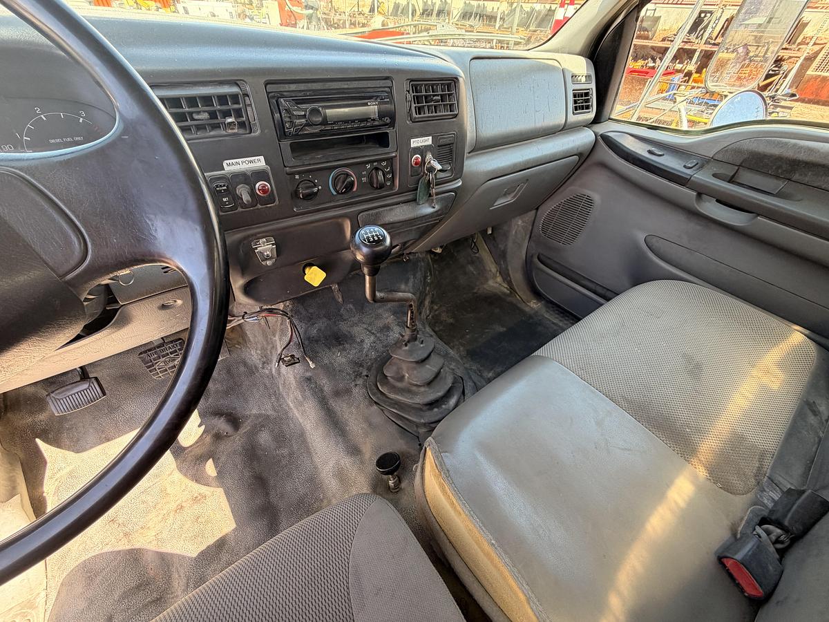 Used 2005 Ford F-750 Lube Truck