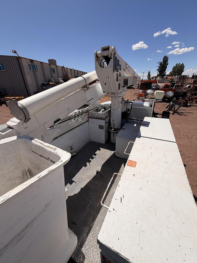 Used 2016 Ford F-550 Bucket Truck
