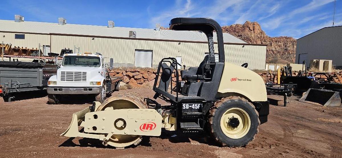 Used SHEEPS FOOT COMPACTOR