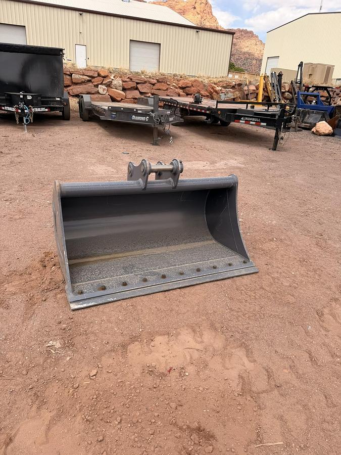 60" Mini Excavator Bucket