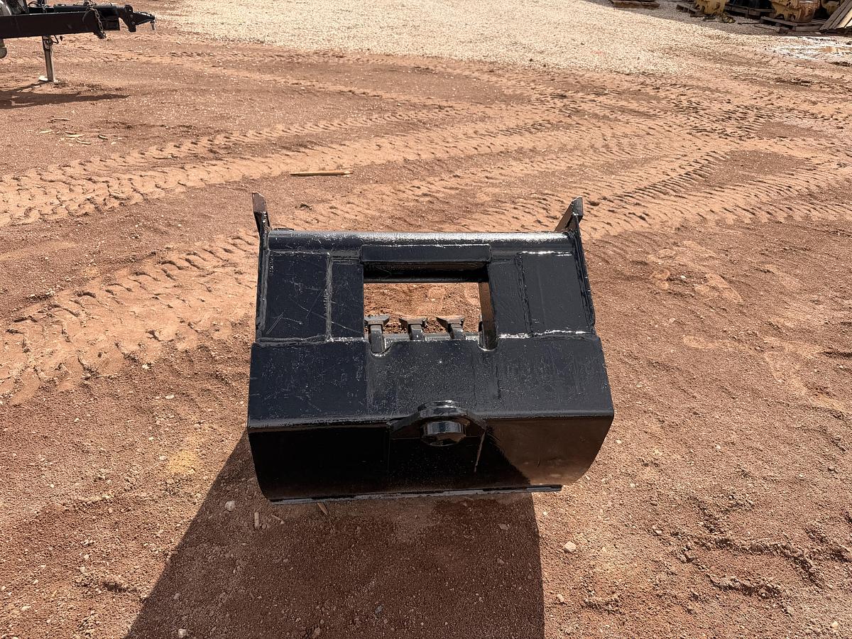 Used Wain-Roy 30" Excavator Bucket