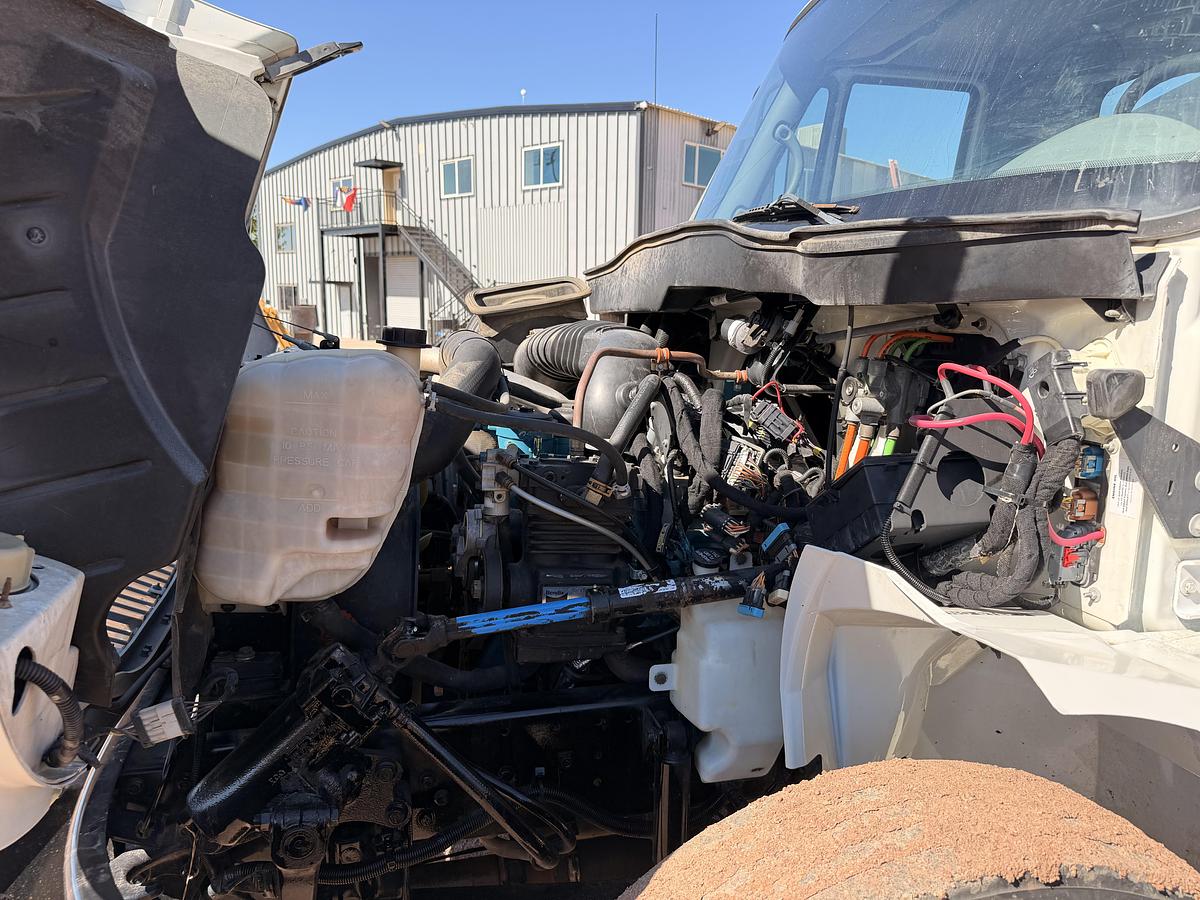 Used 2007 International 2000 Gallon Water Truck