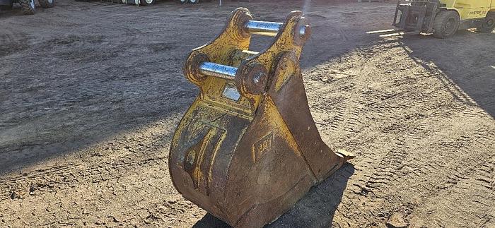 Used 24" Excavator Bucket