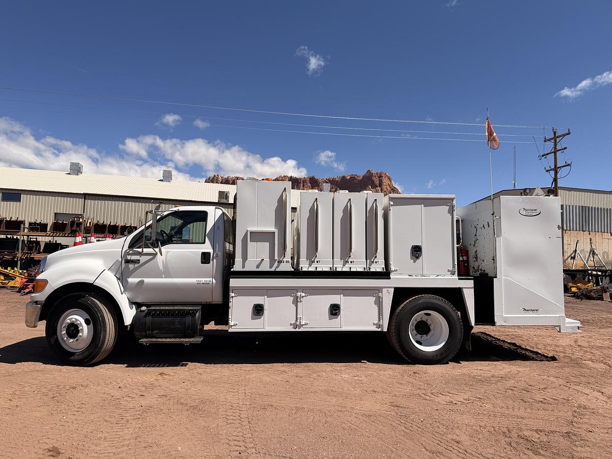Used 2005 Ford F-750 Lube Truck