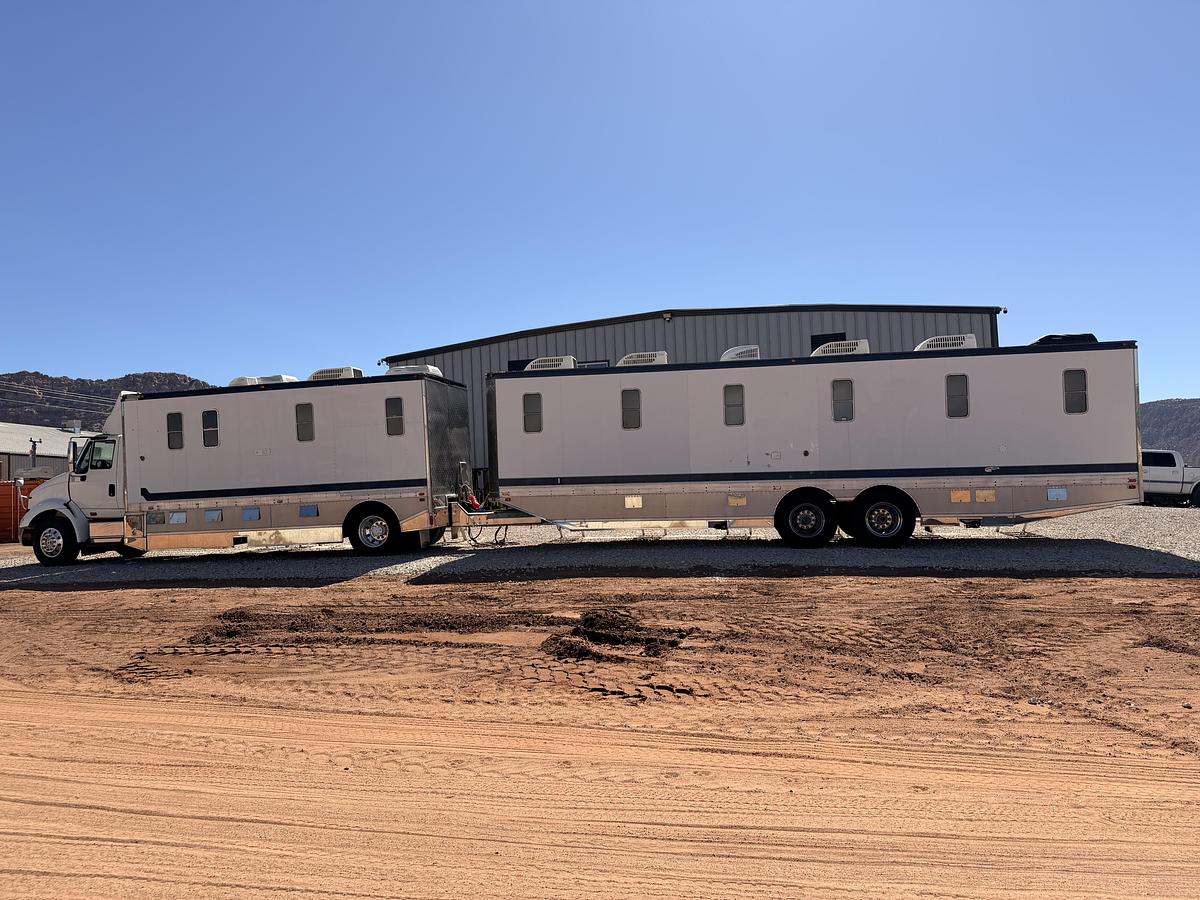 Used 2014 International Changing Room/Restroom Truck
