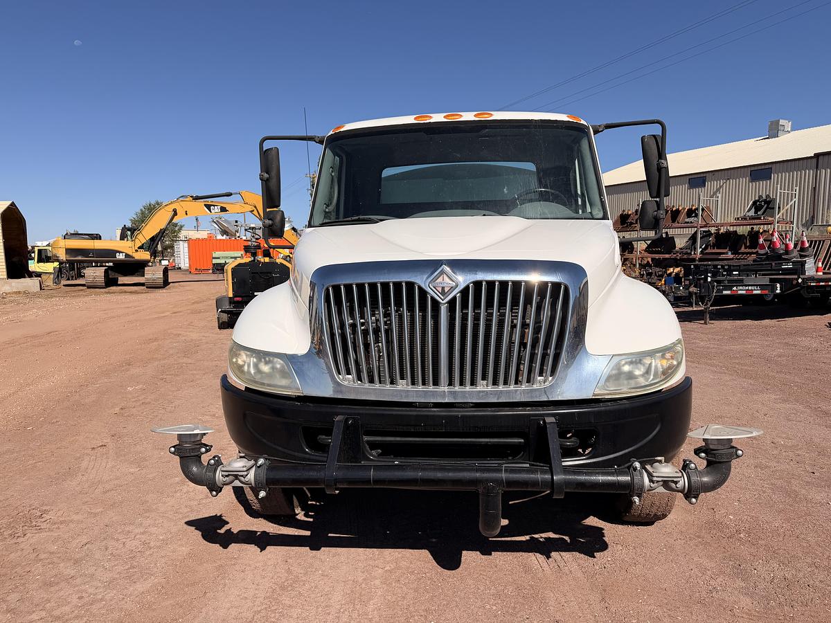Used 2007 International 2000 Gallon Water Truck
