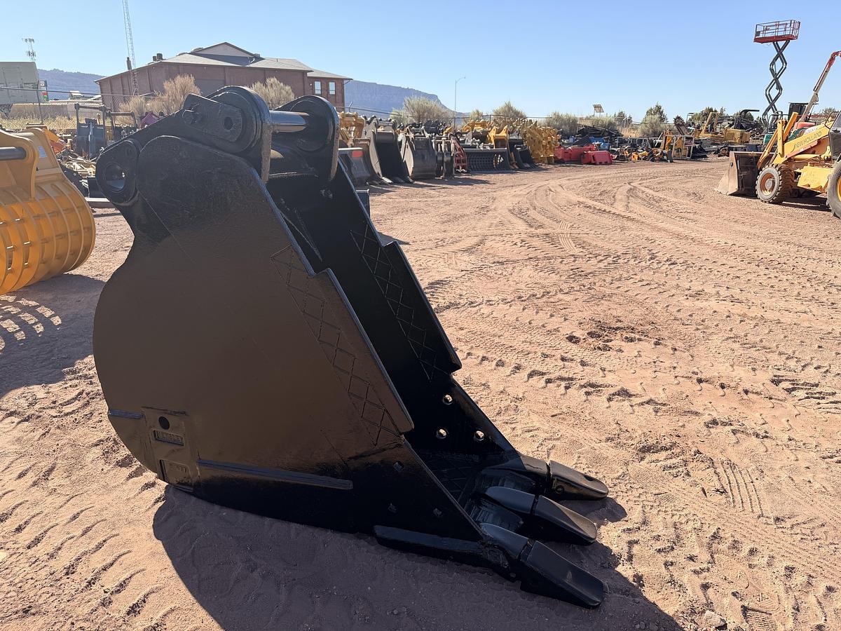 Used 24" Excavator Bucket 