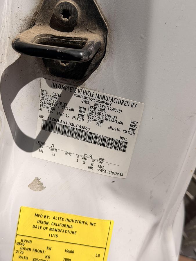 Used 2016 Ford F-550 Bucket Truck