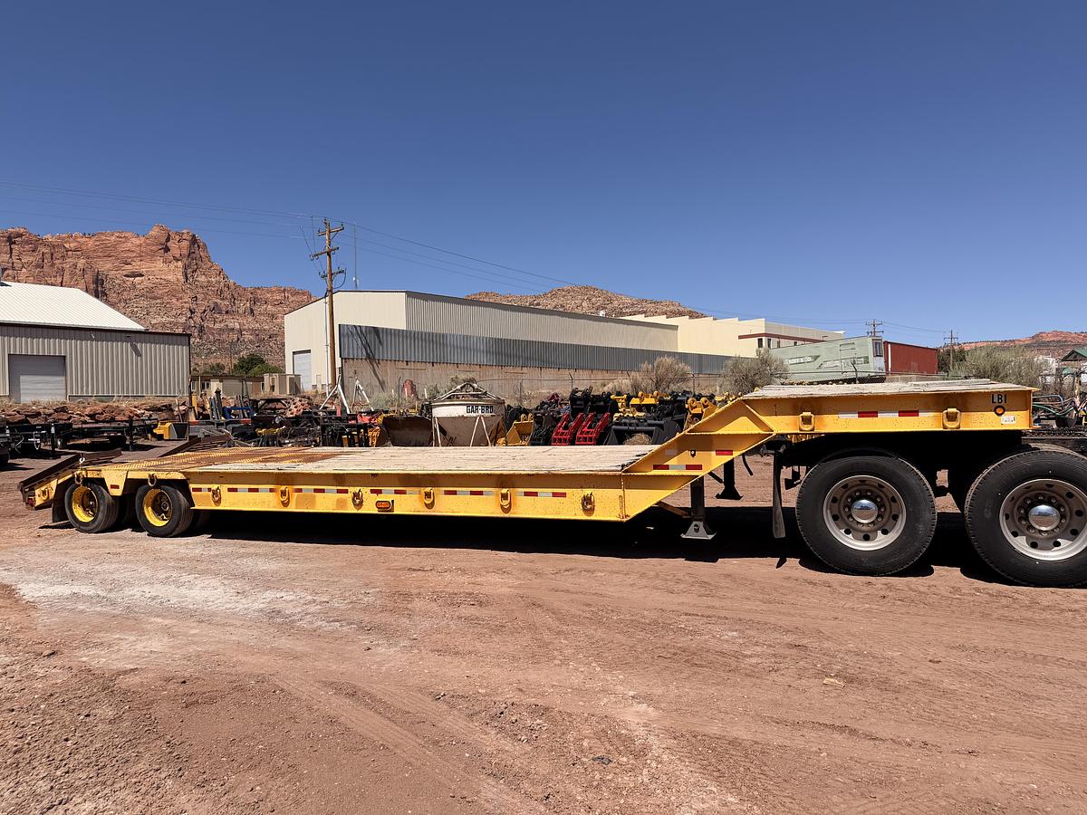 Used 1985 359 Peterbilt & 1997 Load King Equipment Trailer