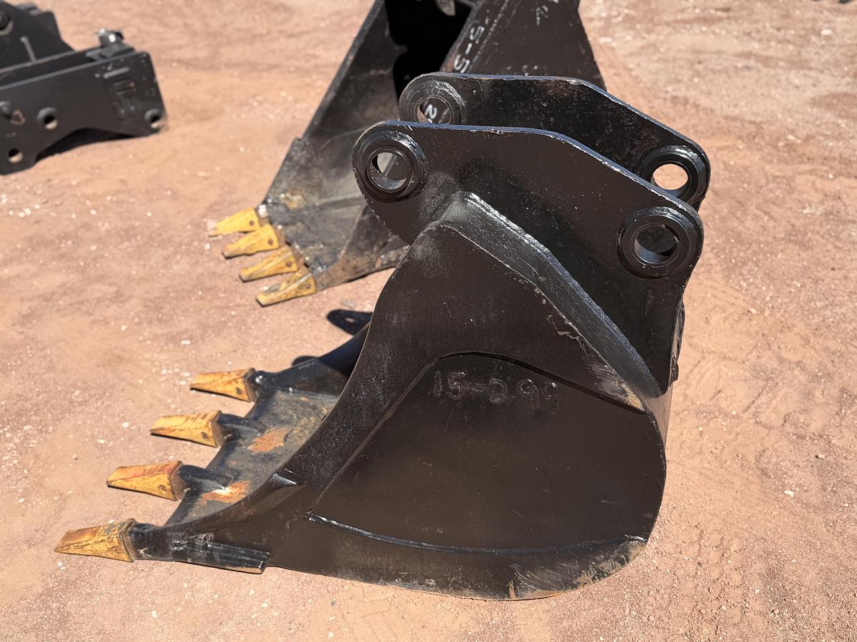 Used 24" Cat Excavator Bucket
