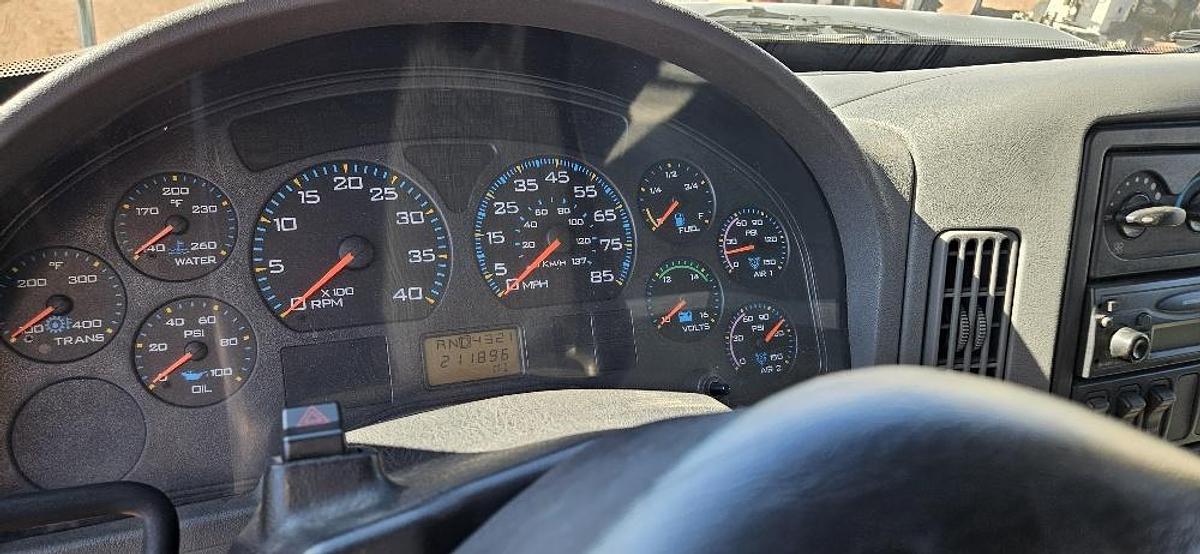 Used 2005 International Box Truck