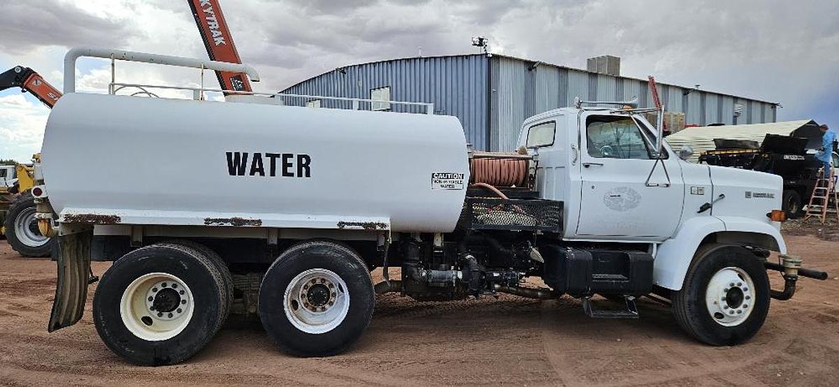 Used 1985 Kodiak 3,000 Gallon Water Truck