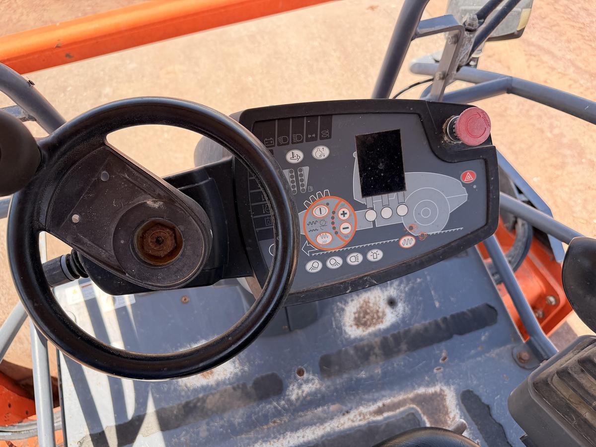 Used 2018 Hamm Smooth Drum Roller
