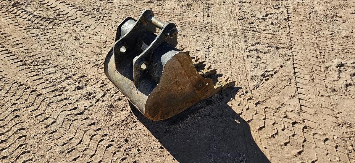 Used 24" Excavator Bucket