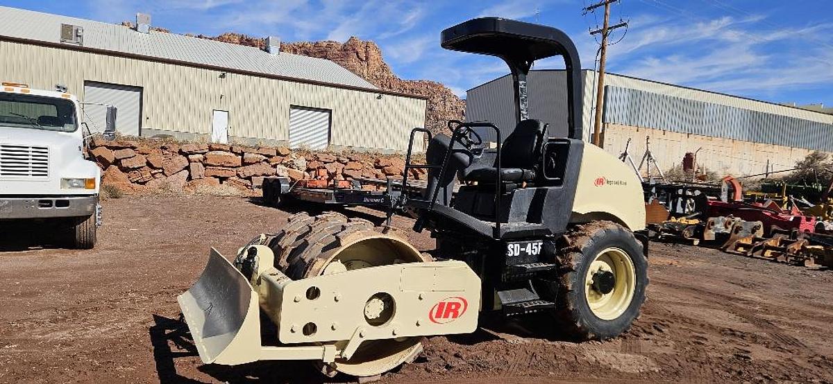 Used SHEEPS FOOT COMPACTOR