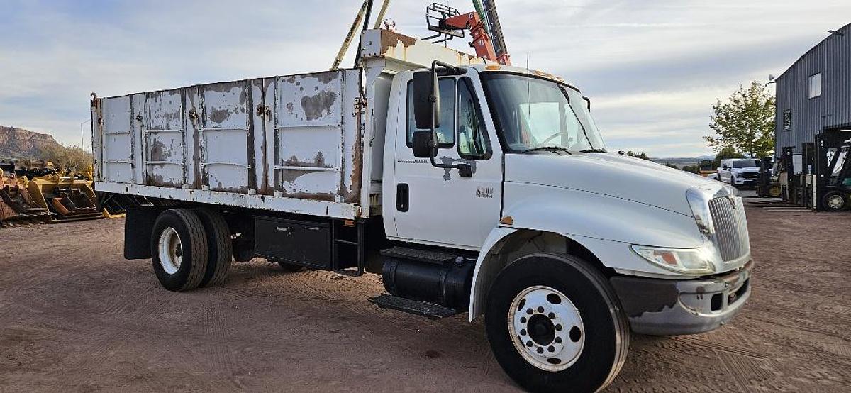 Used 2002 International 4300 DT 466 Dump Truck