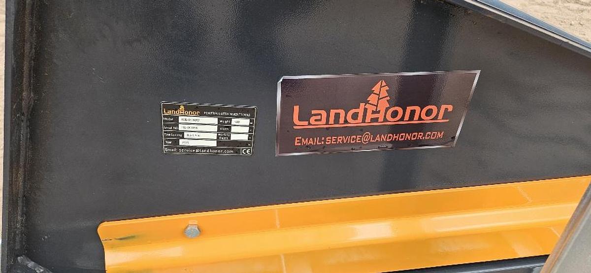 Land Honor Skid Steer Screening Bucket