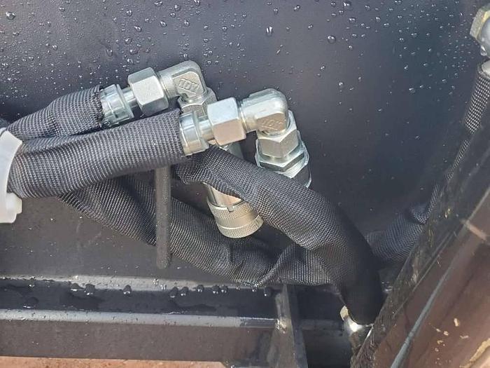 Used Others Skid Steer Grapple Bucket :Misc. Skid Steer Attachment