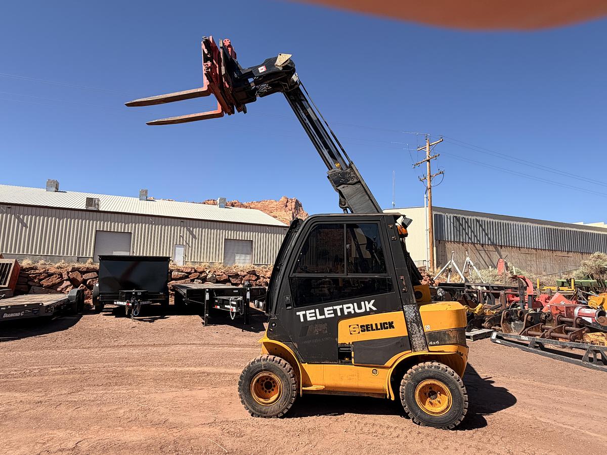 Used 2005 JCB TeleTruk Forklift