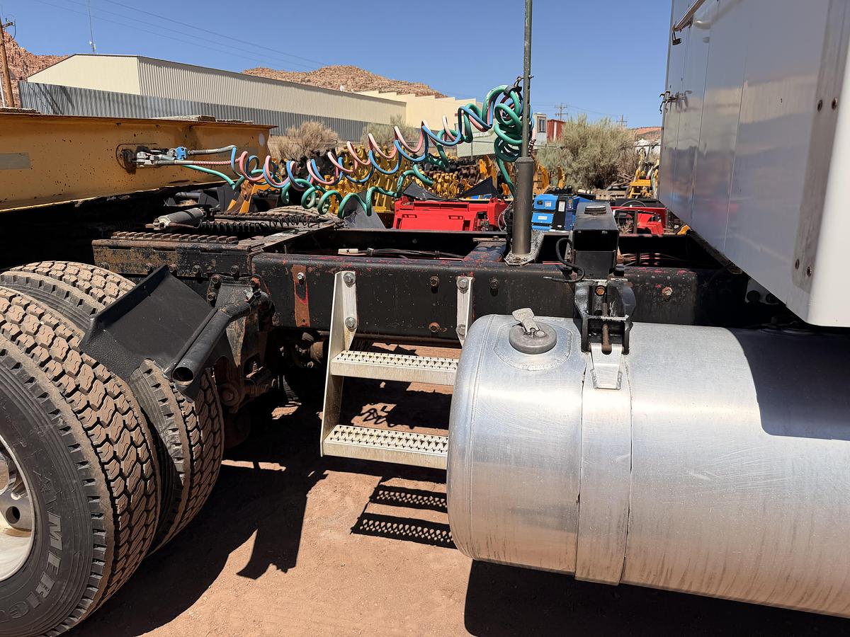 Used 1985 359 Peterbilt & 1997 Load King Equipment Trailer