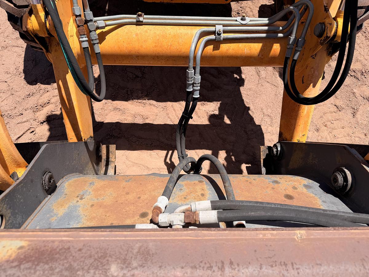 Used 2005 New Holland LV80 Skip Loader
