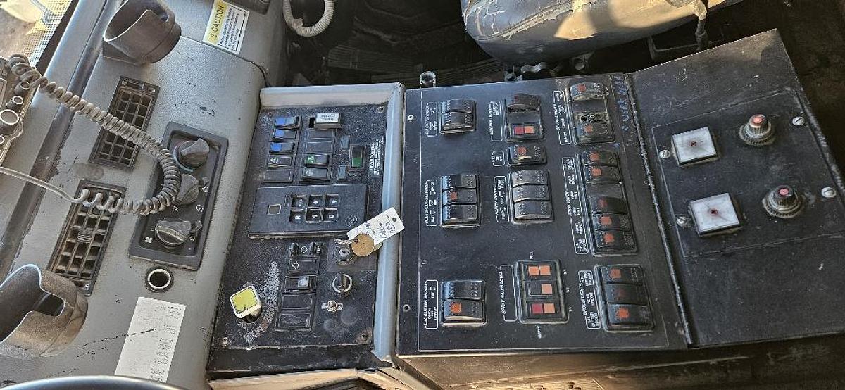 Used 2004 Freightliner Sweeper Truck