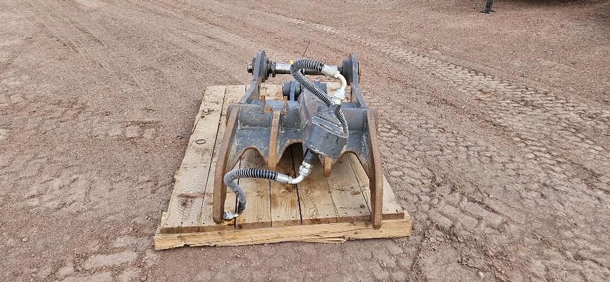 Used EXCAVATOR HYDRAULIC THUMB
