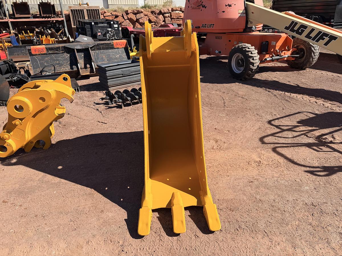 Used 24" Excavator Bucket