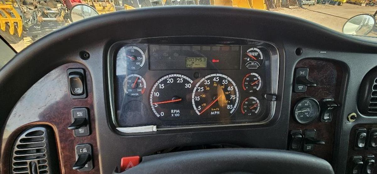 Used 2013 Freightliner M2 112 Flatbed Truck