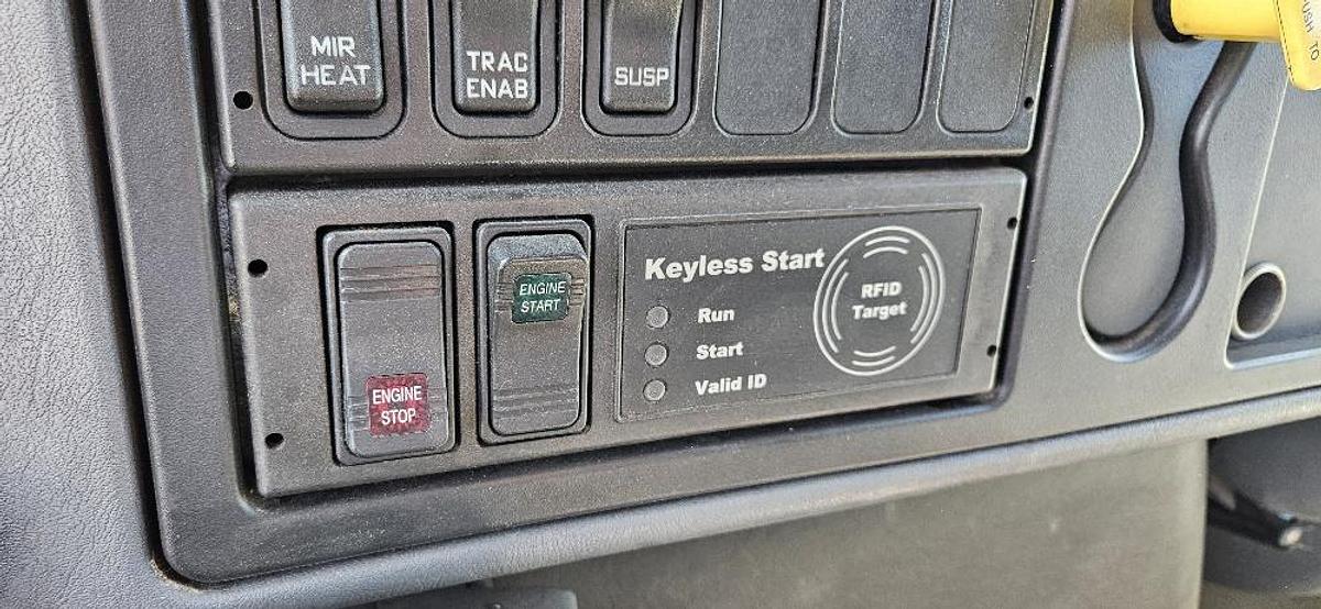 Used 2005 International Box Truck