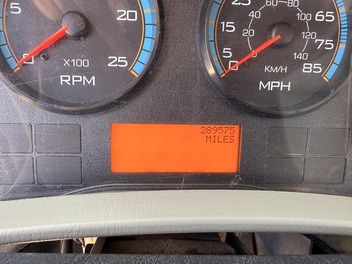Used 2014 International Changing Room/Restroom Truck