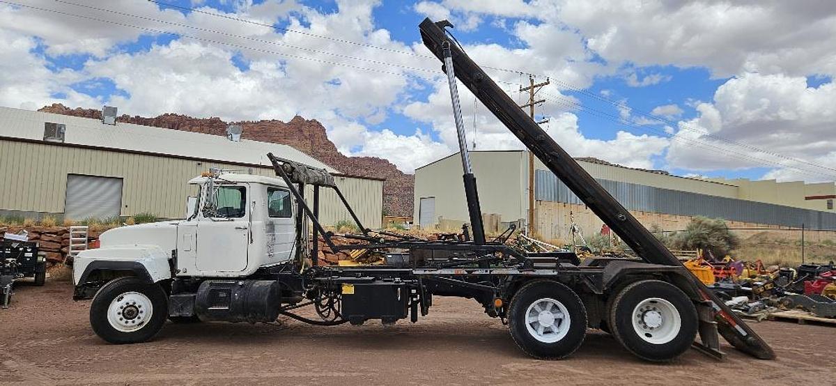 Used Mack Dumpster Truck