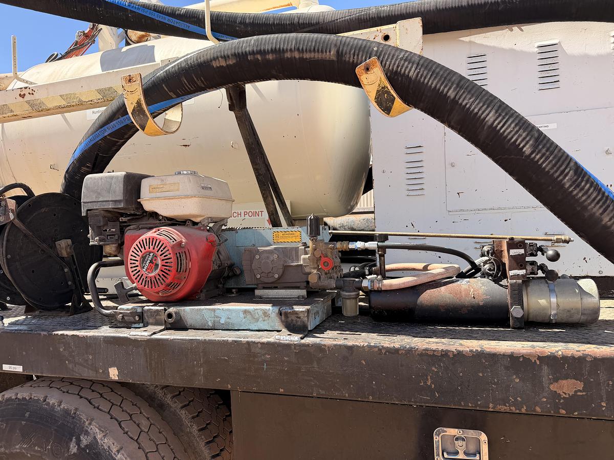 Used 1992 Ford Vacuum Truck