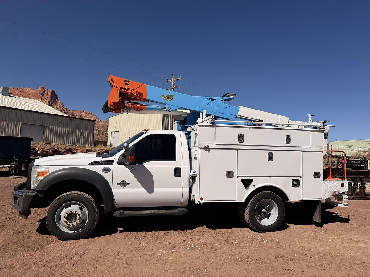 Used 2016 Ford F-550 Bucket Truck