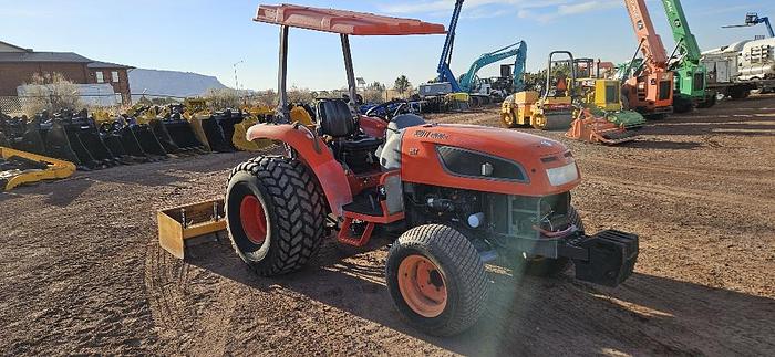 Used 2006 Kioti Utility Tractor