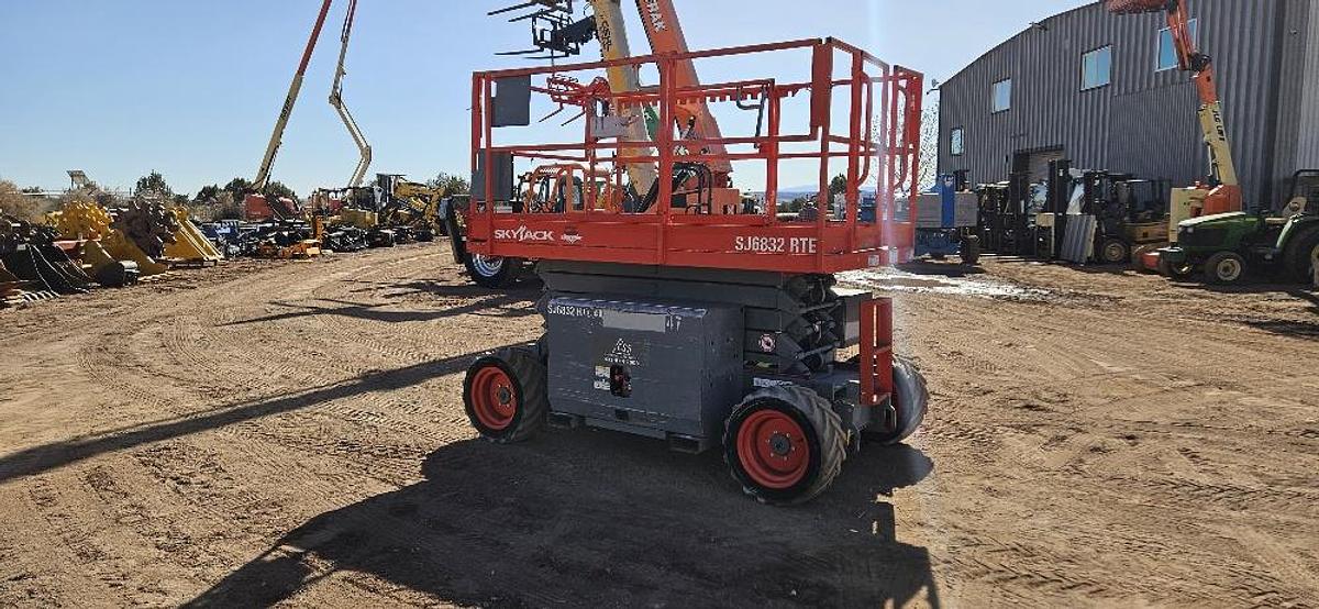 Used 2015 Sky Jack SJ6832 RET Scissor Lift