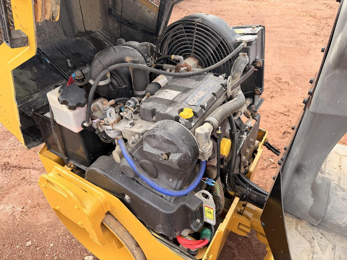 Used 2013 CAT Smooth Drum Roller