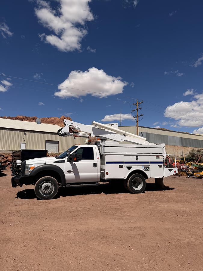 Used 2016 Ford F-550 Bucket Truck