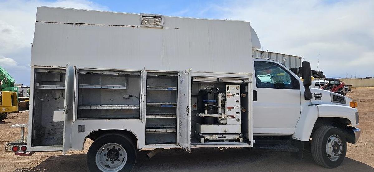 Used 2008 GMC 5500 Utility Van