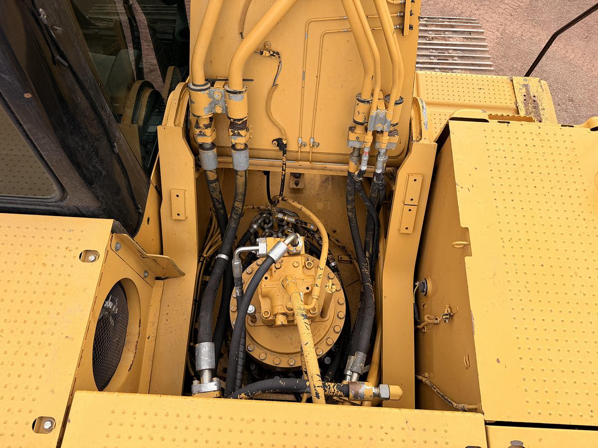 Used 2009 CAT 330D Excavator 
