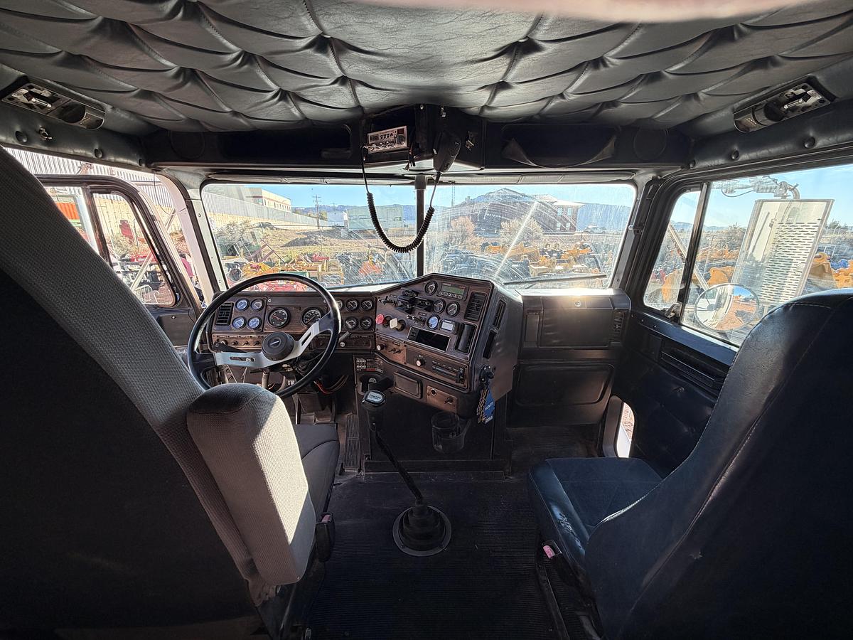 Used 1995 Freightliner FLD120 Truck